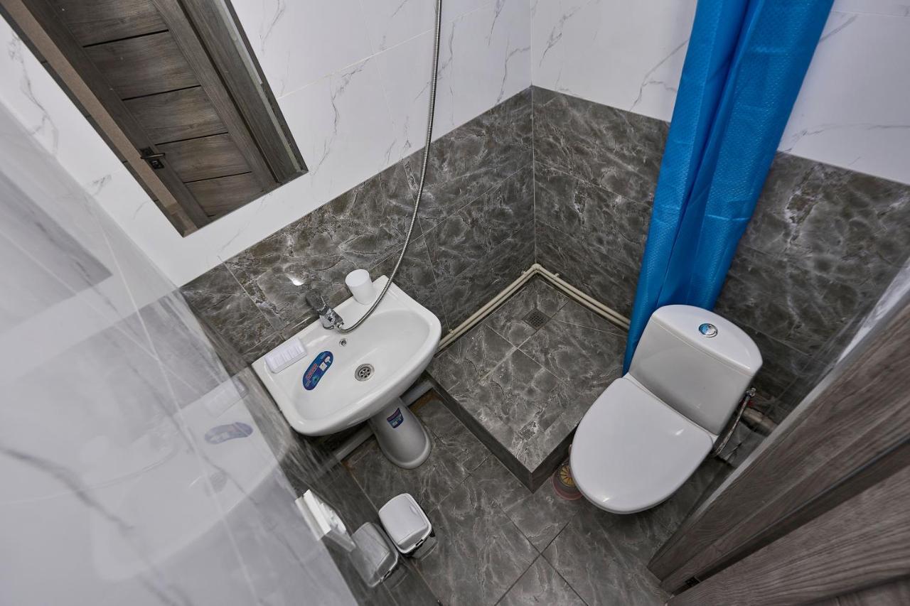 Апарт 33 Aparthotel Almaty Bagian luar foto