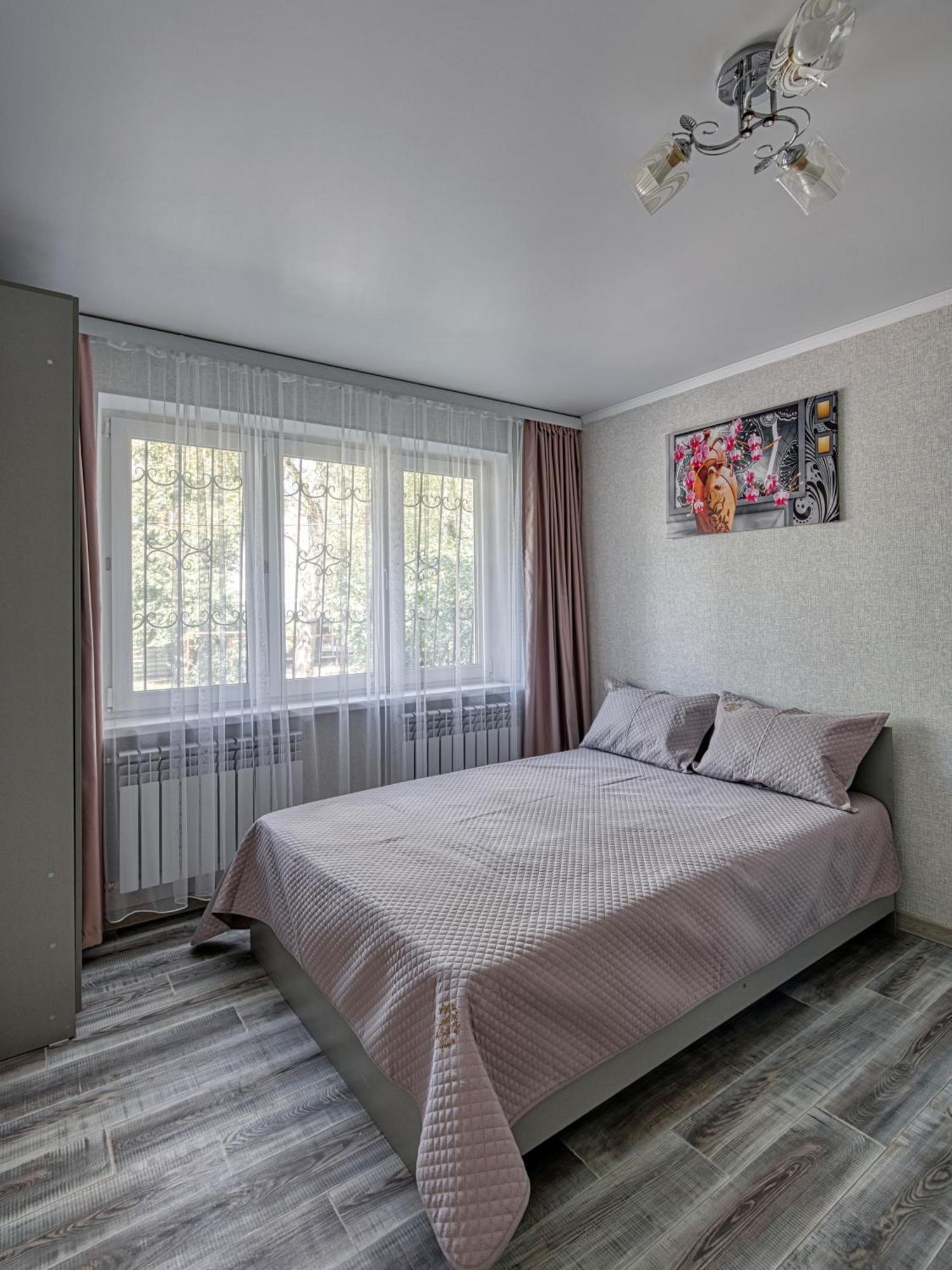 Апарт 33 Aparthotel Almaty Bagian luar foto